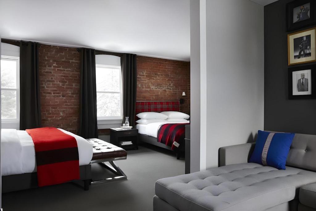 The George Montclair Hotel Buitenkant foto