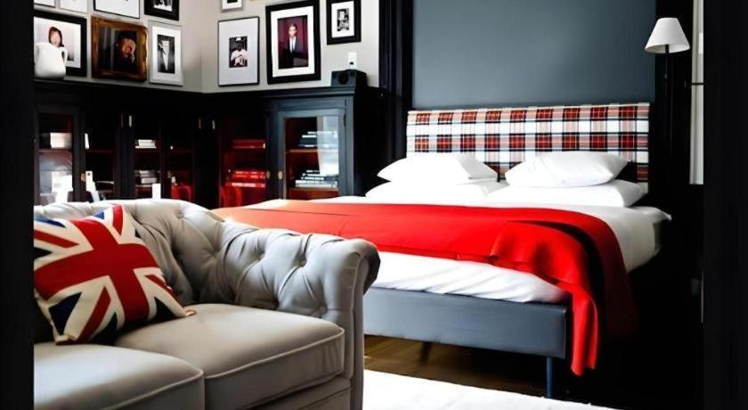 The George Montclair Hotel Buitenkant foto