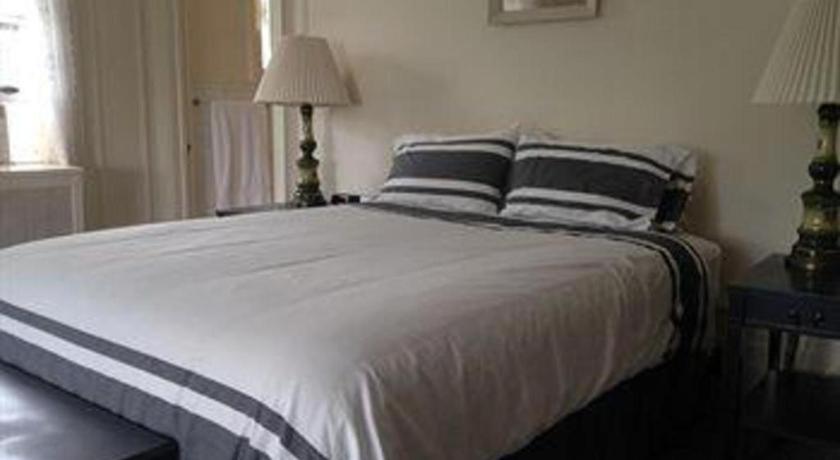 The George Montclair Hotel Buitenkant foto