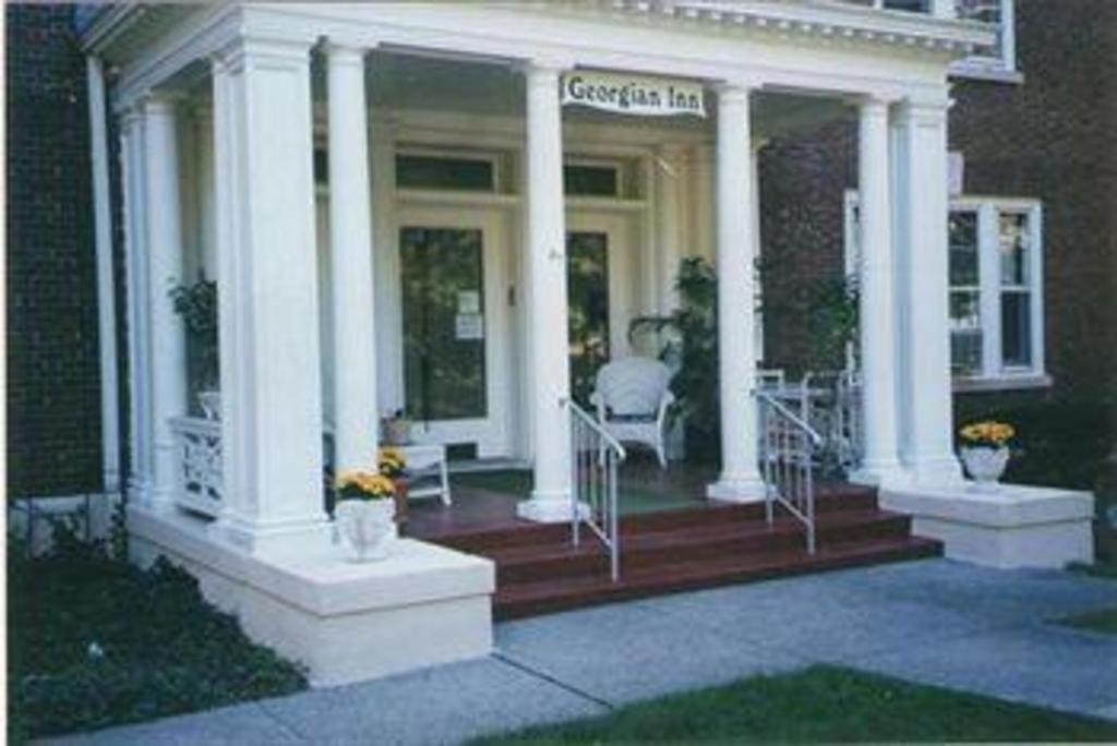 The George Montclair Hotel Buitenkant foto