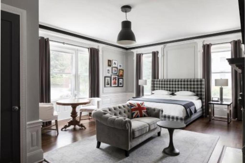 The George Montclair Hotel Buitenkant foto